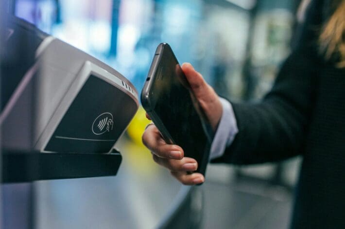 Android smartphone payment with an EU payment institute license